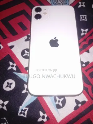 Apple iPhone 11 64 GB White