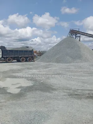 Direct Quarry Fleet Supply Crushed Granite Aggregates (30-Ton Delivery