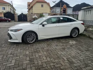 Toyota Avalon 2019 White