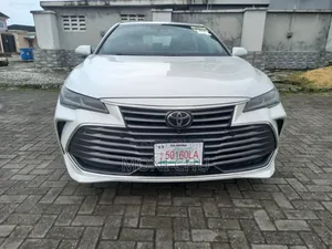 Toyota Avalon 2019 White