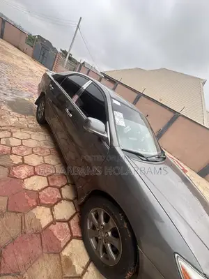 Toyota Camry LE V6 4dr Sedan (3.0L 6cyl 5A) 2004 Gray
