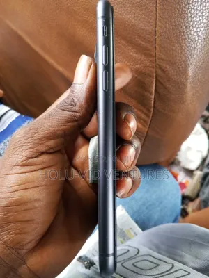 Apple iPhone 11 64 GB Gray