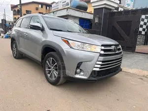 Toyota Highlander XLE 2019 Silver