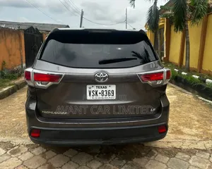 Toyota Highlander LE 4dr SUV (2.7L 4cyl 6A) 2015 Gray