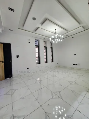 4bdrm Duplex in Chevron for rent
