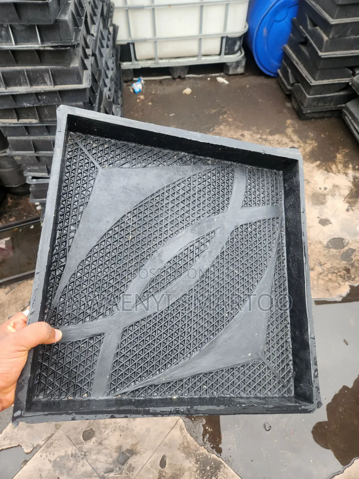 40 by 40 Interlock Muld Plastic