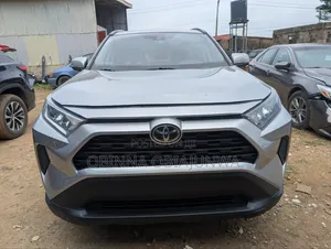 Toyota RAV4 2022 Gray