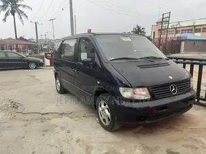 Mercedes-Benz V-Class 2002 Blue
