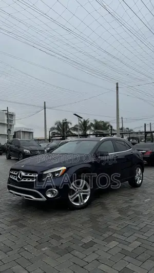 Mercedes-Benz GLA 250 2018 Blue