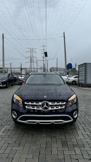 Mercedes-Benz GLA 250 2018 Blue
