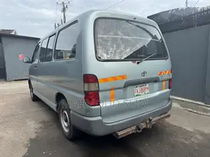 Toyota HiAce 1997 Blue