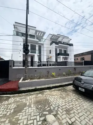 5bdrm Duplex in Idado for sale