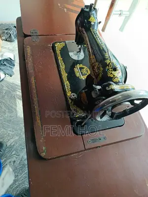 Buddyfly Manual Sewing Machine and Foldable Table Foot.