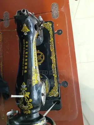 Buddyfly Manual Sewing Machine and Foldable Table Foot.