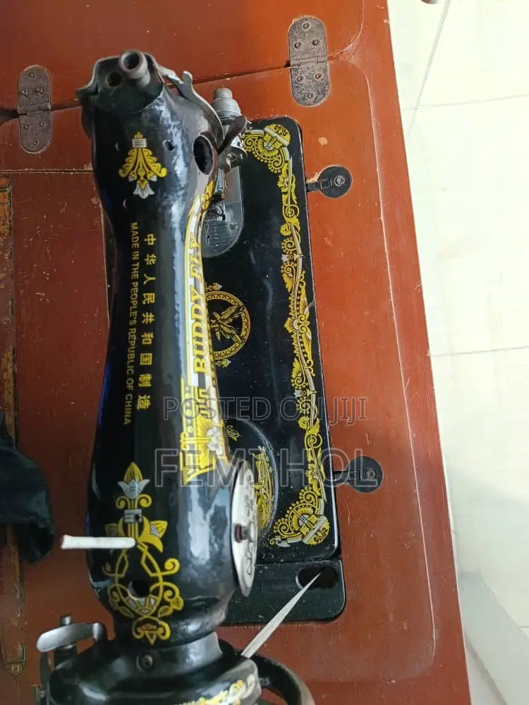 Buddyfly Manual Sewing Machine and Foldable Table Foot.