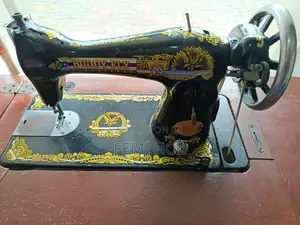 Buddyfly Manual Sewing Machine and Foldable Table Foot.