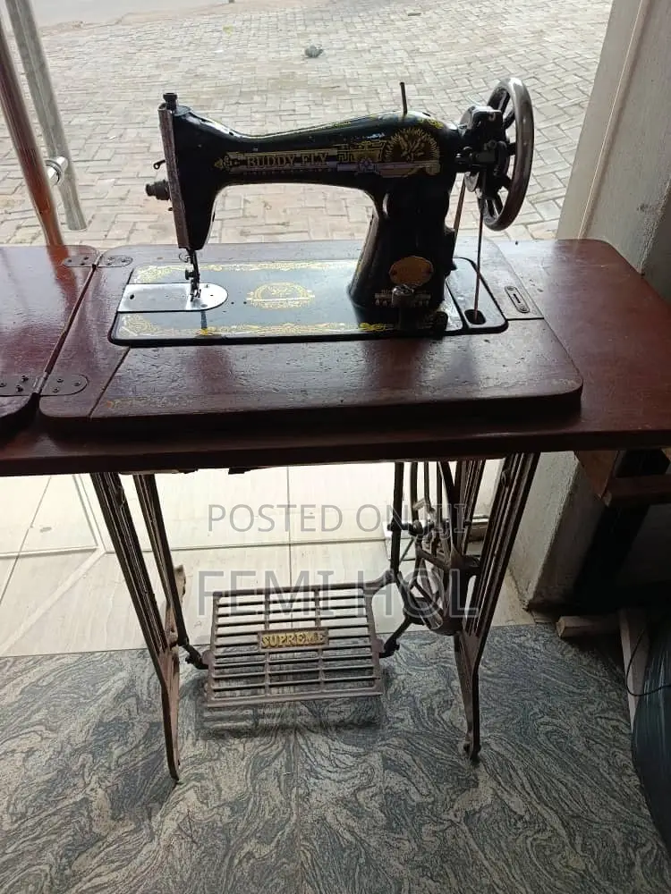 Buddyfly Manual Sewing Machine and Foldable Table Foot.