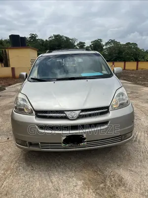 Toyota Sienna XLE 7 Passenger 2010 Beige