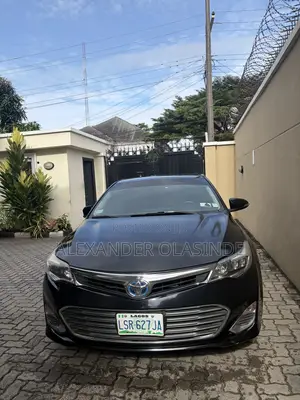 Toyota Avalon XLE Premium Sedan FWD (3.5L 6cyl 6A) 2013 Black