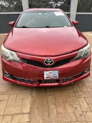 Toyota Camry SE 4dr Sedan (2.5L 4cyl 6A) 2013