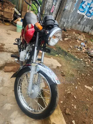 Bajaj Boxer 100 2026 Red