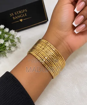 35-Strips Ladies Bangle – Elegant Gold-Tone Fashion Bracelet