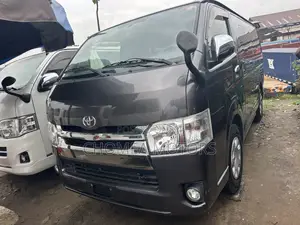 Toyota HiAce 2015