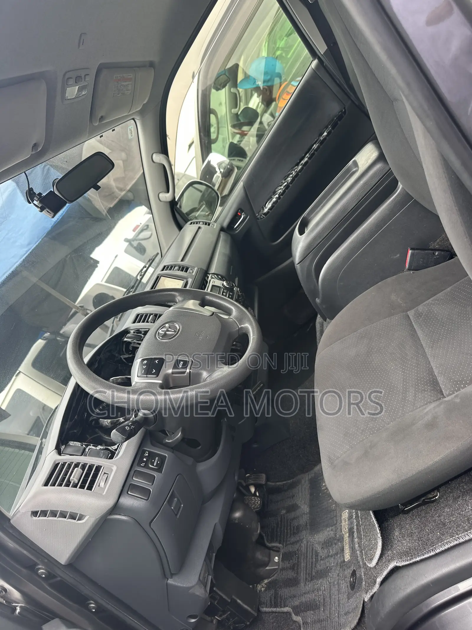Toyota HiAce 2015