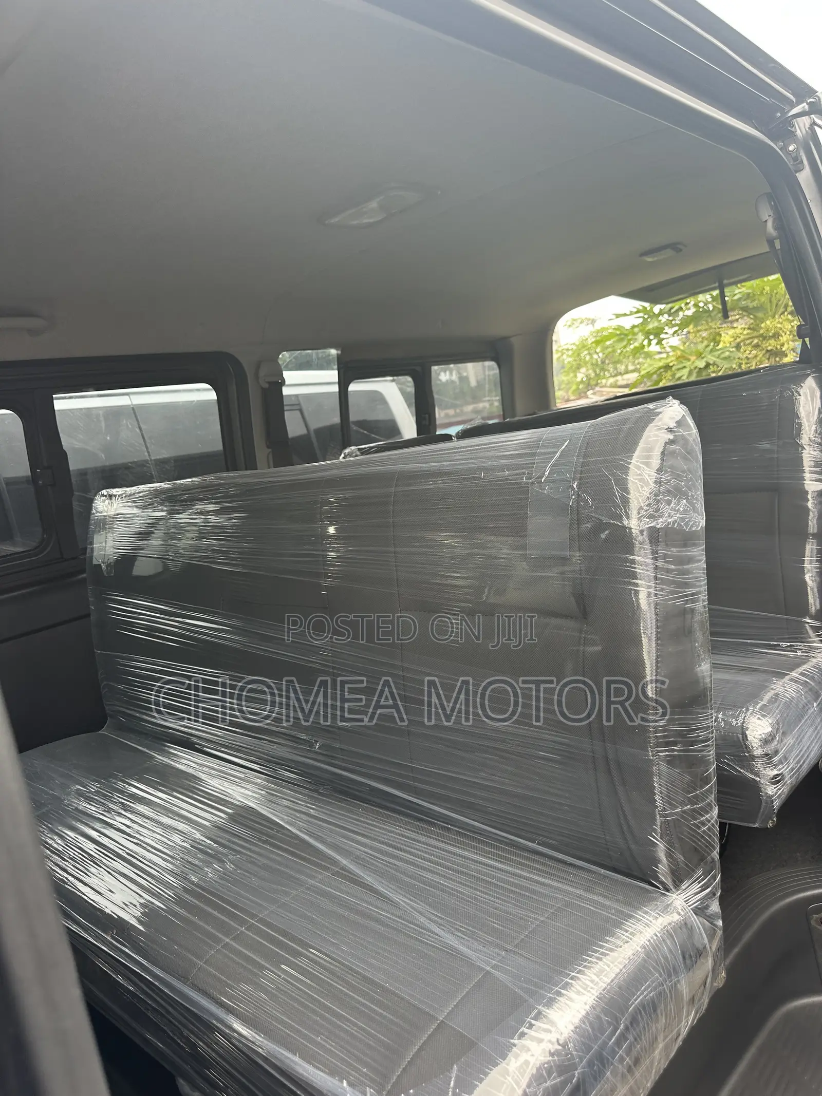 Toyota HiAce 2015