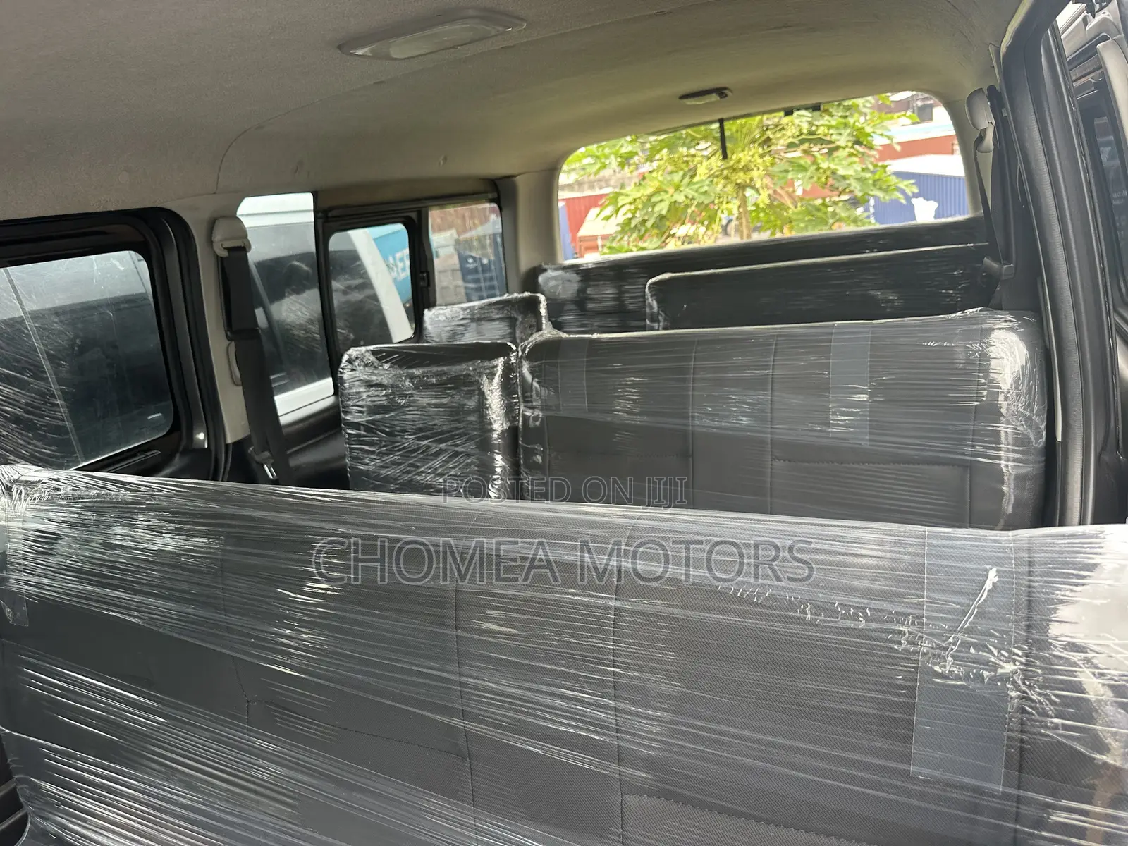 Toyota HiAce 2015