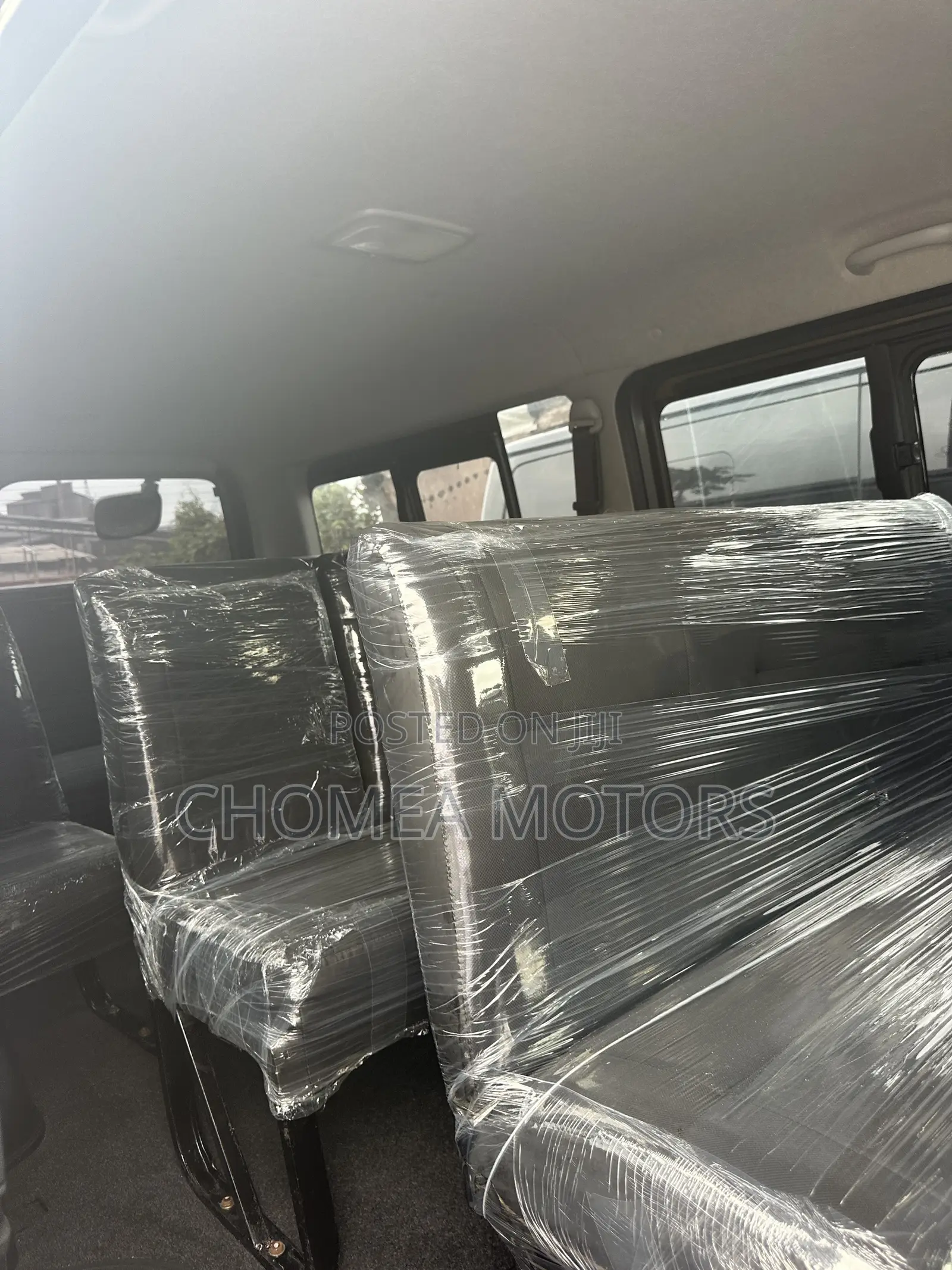 Toyota HiAce 2015
