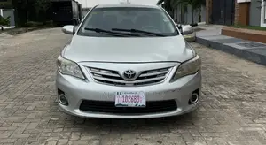 Toyota Corolla L 4-Speed Automatic 2013 Silver