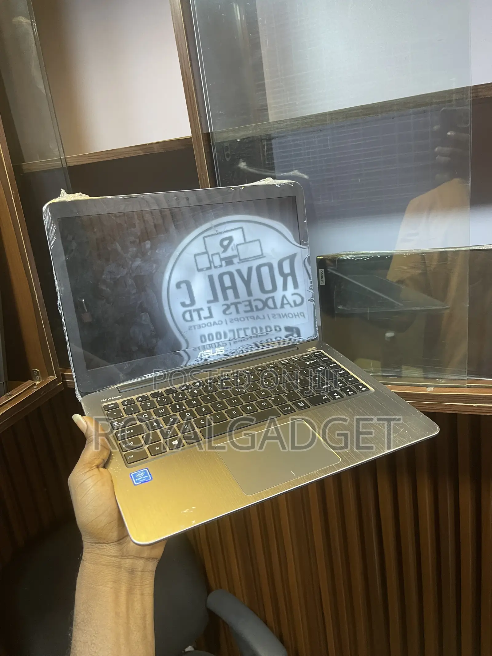 Laptop Asus 4GB Intel Pentium SSD 72GB