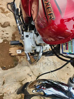 Bajaj Boxer 100 2026 Red