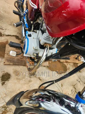 Bajaj Boxer 100 2026 Red
