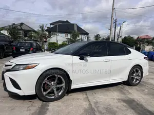 Toyota Camry XSE V6 (3.5L V6 8A) 2019 White