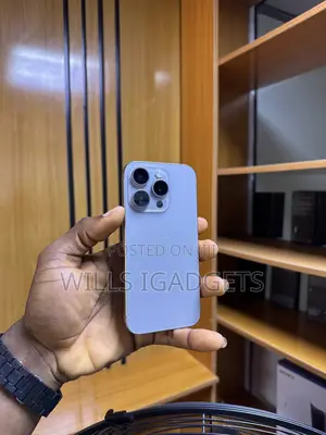 Apple iPhone 15 Pro 128 GB Silver