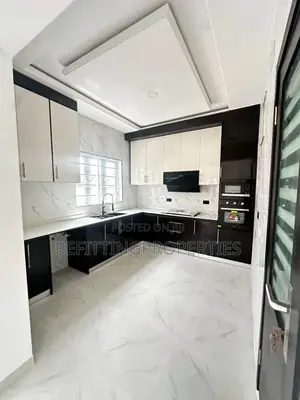 4bdrm Duplex in Ikeja for sale