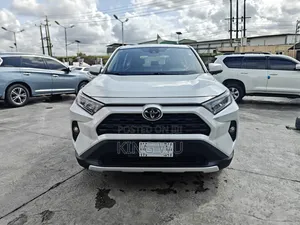Toyota RAV4 2023 White