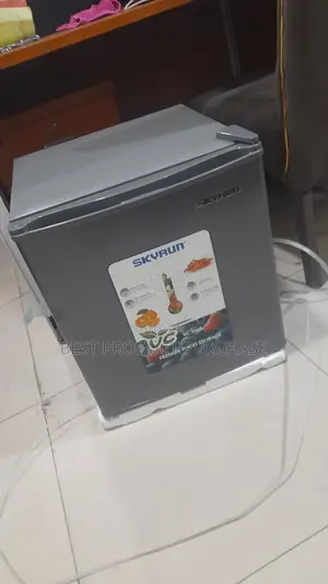 Skyrun BCD-50HW Compact Refrigerator