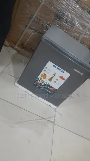 Skyrun BCD-50HW Space-Saving Fridge