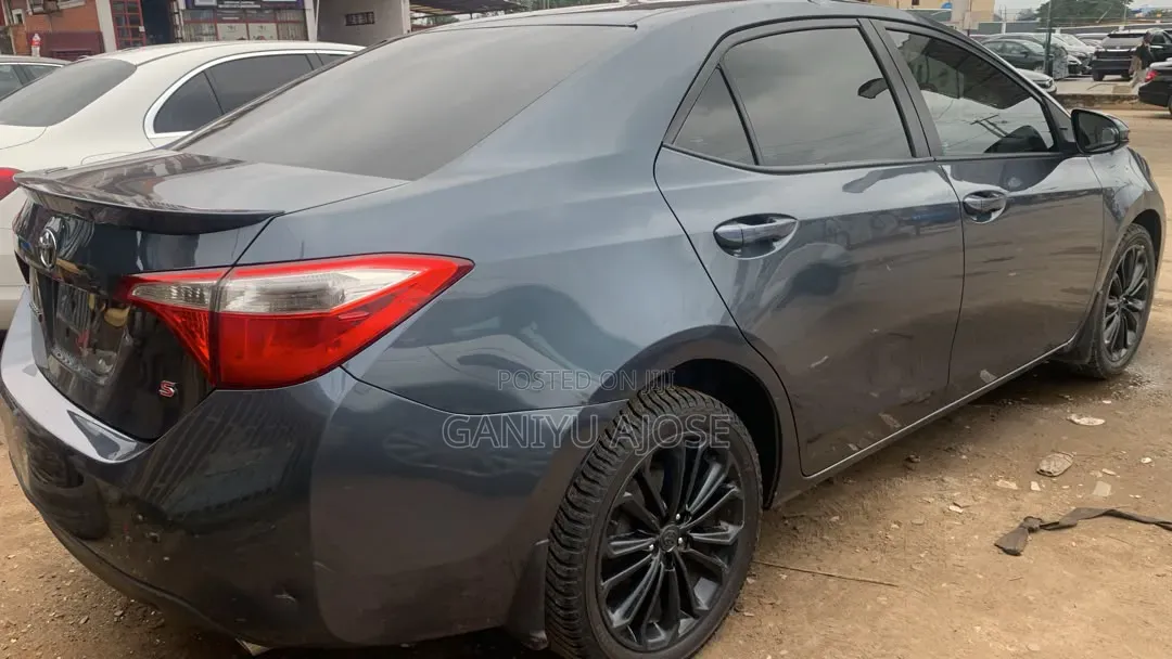 Toyota Corolla 2017 Blue
