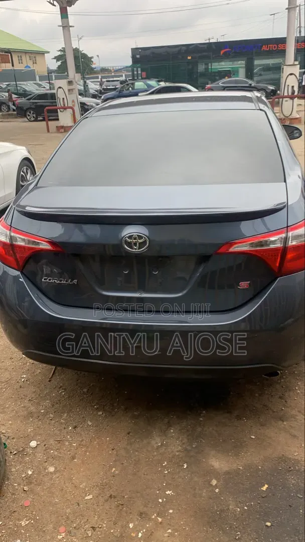 Toyota Corolla 2017 Blue