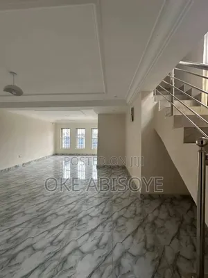 3bdrm Duplex in Oke-Badan, Akobo for rent