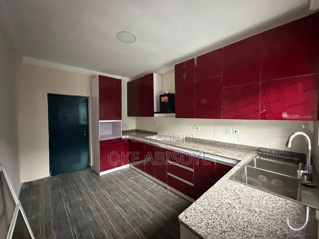 3bdrm Duplex in Oke-Badan, Akobo for rent