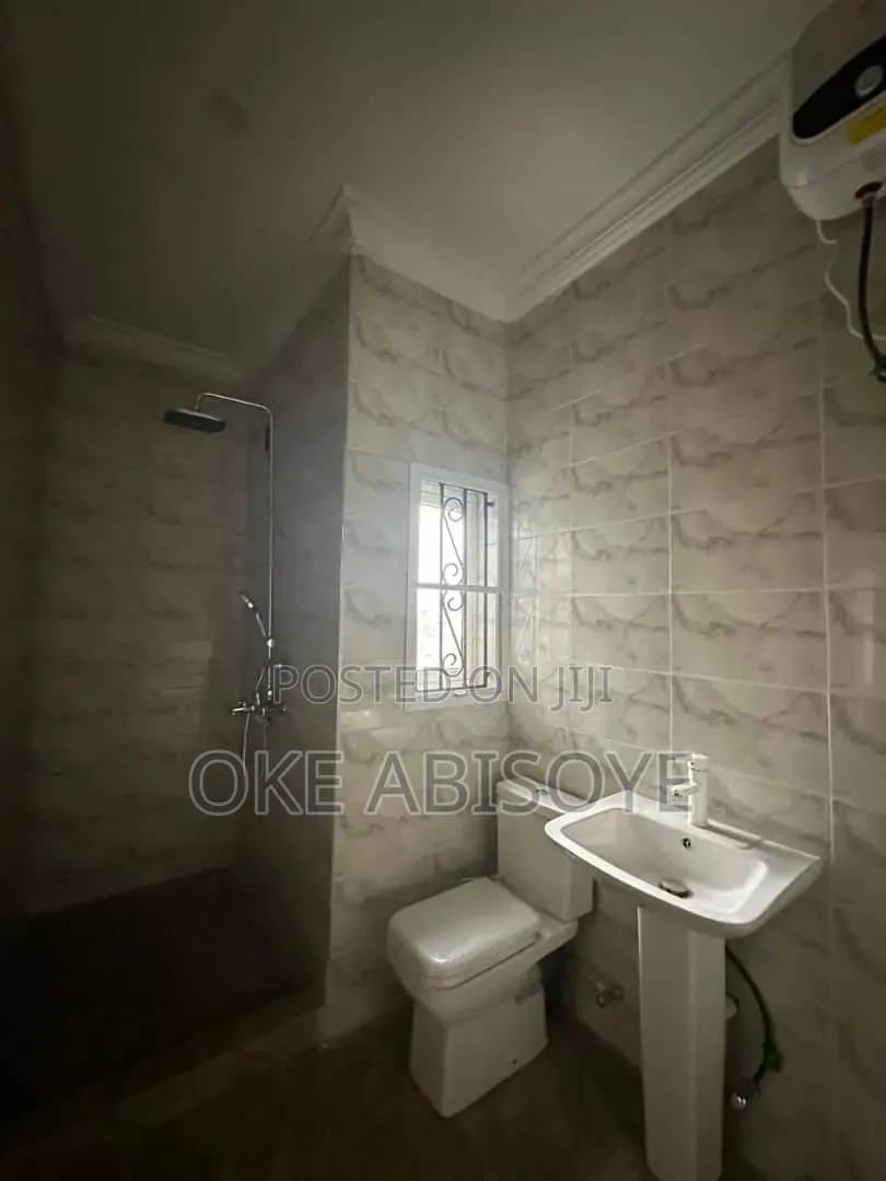 3bdrm Duplex in Oke-Badan, Akobo for rent