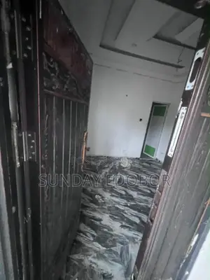 3bdrm Apartment in Warri for rent
