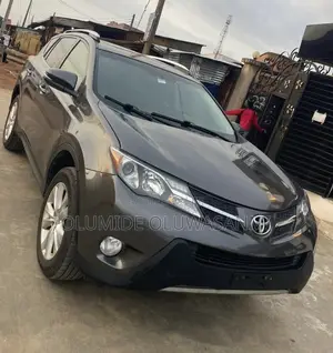 Toyota RAV4 Limited 4dr SUV AWD (2.5L 4cyl 6A) 2014 Gray