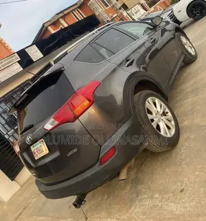 Toyota RAV4 Limited 4dr SUV AWD (2.5L 4cyl 6A) 2014 Gray