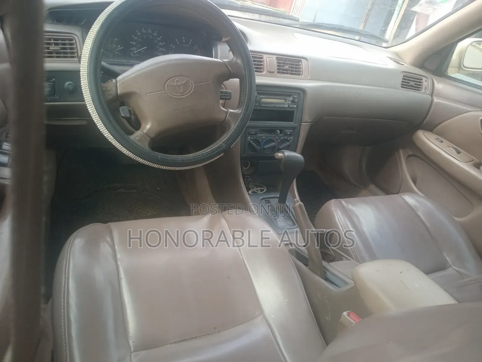 Toyota Camry 2000 Gold